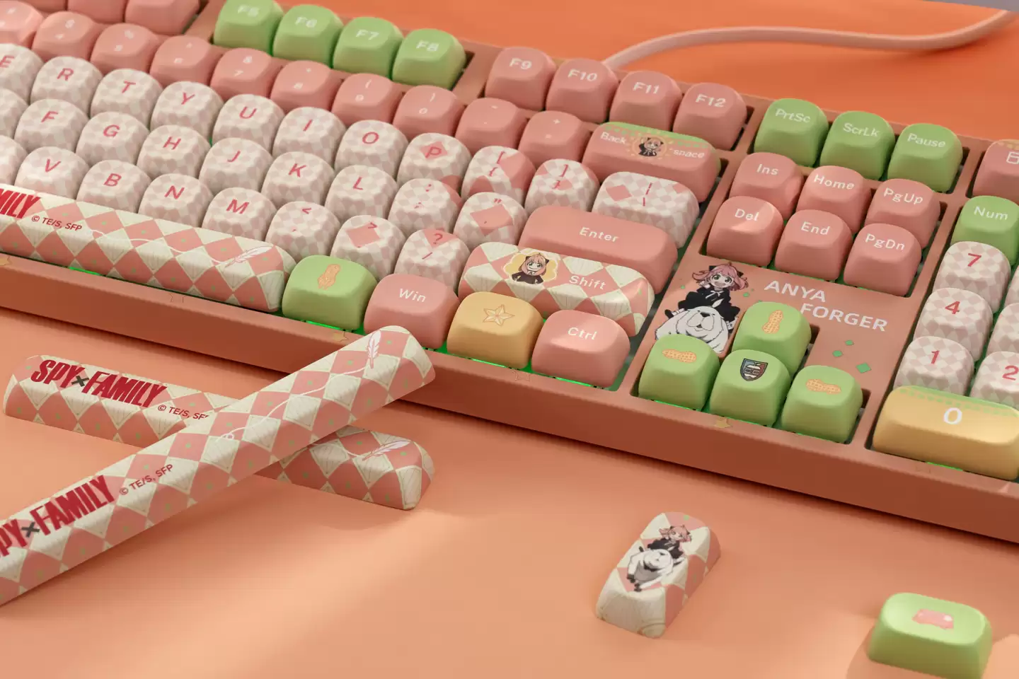 Akko 推出 5108B Plus《间谍过家家》联名阿尼亚主题三模机械键盘，399 元