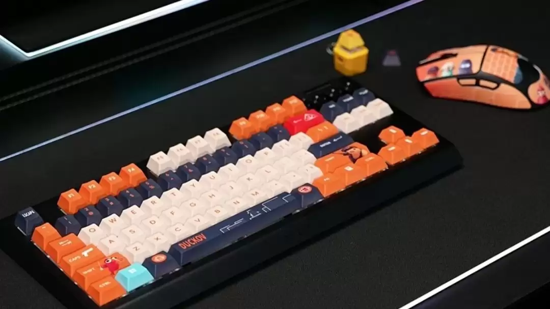 雷蛇推出《逃离鸭科夫》联名键鼠,套装售价 2299 元