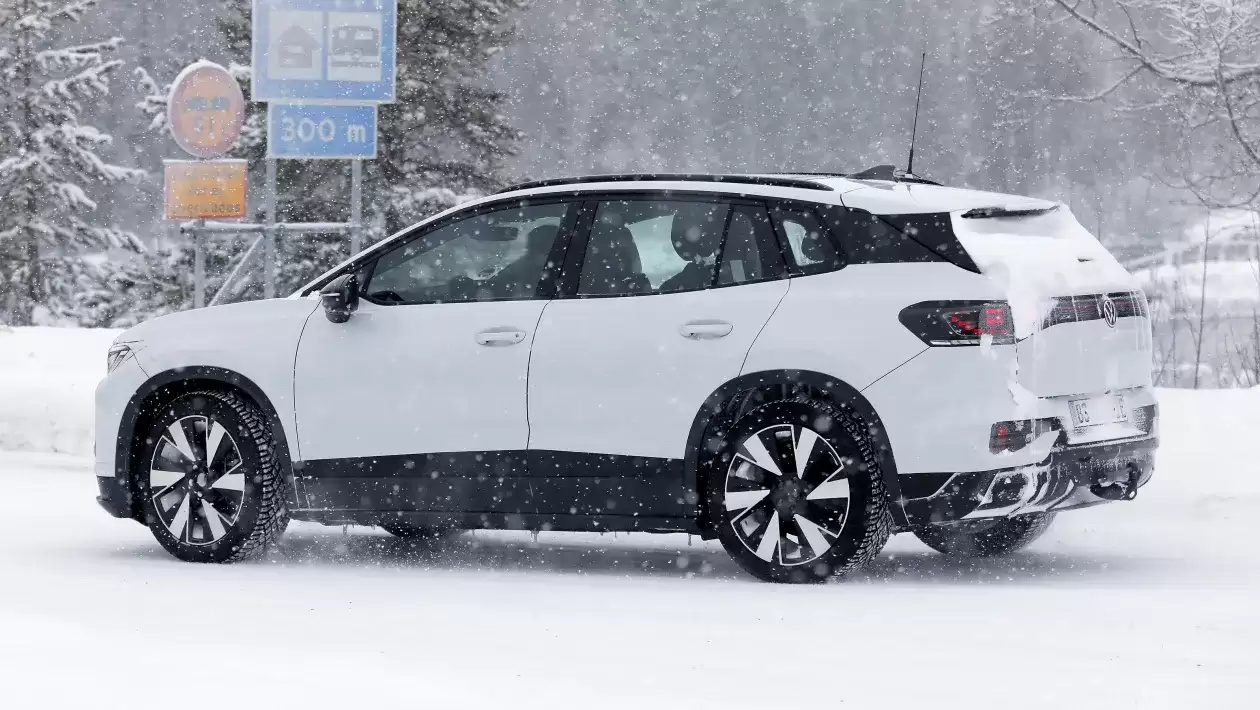 大众 ID. Tiguan 纯电 SUV 路试谍照曝光:内饰回归实体按键、续航超 640 公里