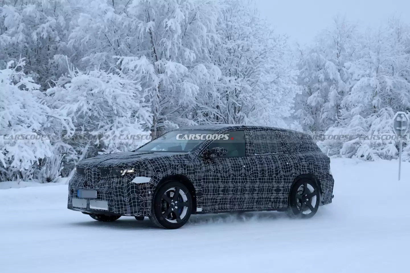 宝马 iX3 M 高性能 SUV 路测图曝光