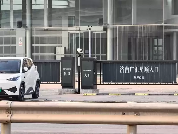 济南一奔驰4S店转为华为广汽启境 博主：干不下去了