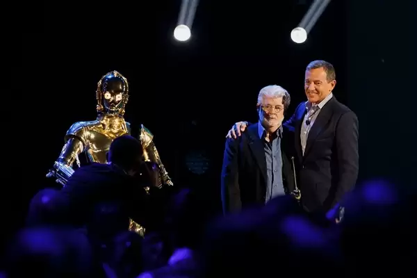 凯瑟琳退位 卢卡斯时代结束