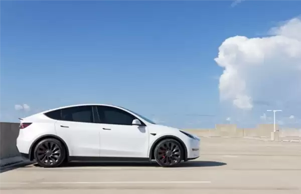 聚焦自动驾驶算力升级！马斯克宣布：AI5芯片收尾在即 AI6已开始研发