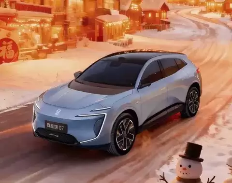 阿维塔回应南宁多车碰撞事故:驾驶不当致祸,系统无故障