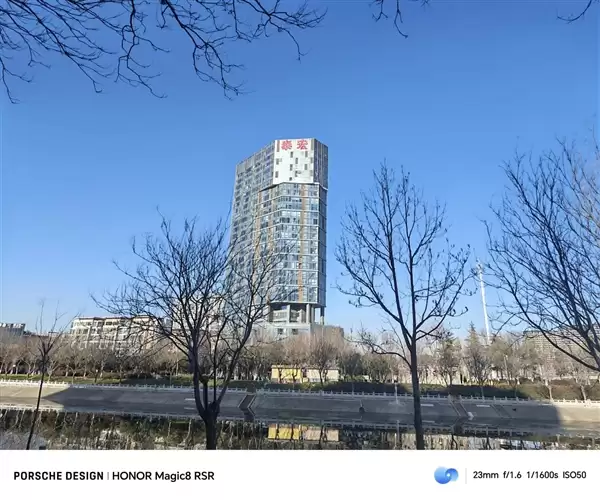 24GB内存！荣耀Magic 8 RSR保时捷设计首发评测：当今调教最好的第五代骁龙8至尊机皇