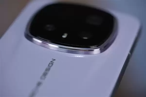 24GB内存！荣耀Magic 8 RSR保时捷设计首发评测：当今调教最好的第五代骁龙8至尊机皇