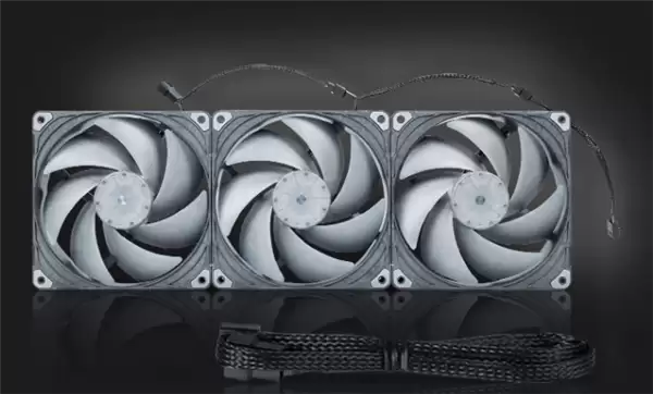 追风者新款散热风扇T30-140首发起价249元：高风压工业级设计