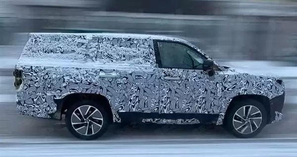 尺寸超风云T11!奇瑞全新硬核SUV T1T曝光:三排布局+更大车身