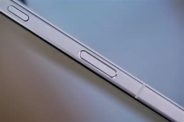 24GB内存！荣耀Magic 8 RSR保时捷设计首发评测：当今调教最好的第五代骁龙8至尊机皇