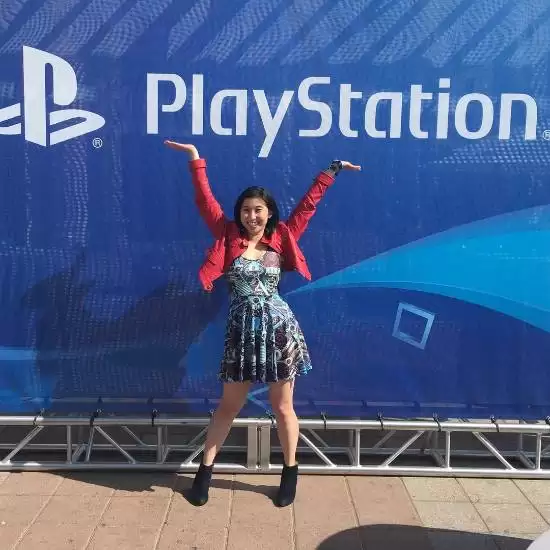 Erikai Shii晒过往游戏展照引热议