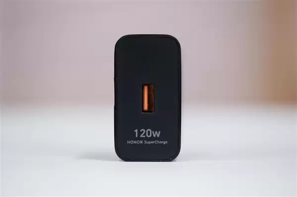 24GB内存！荣耀Magic 8 RSR保时捷设计首发评测：当今调教最好的第五代骁龙8至尊机皇