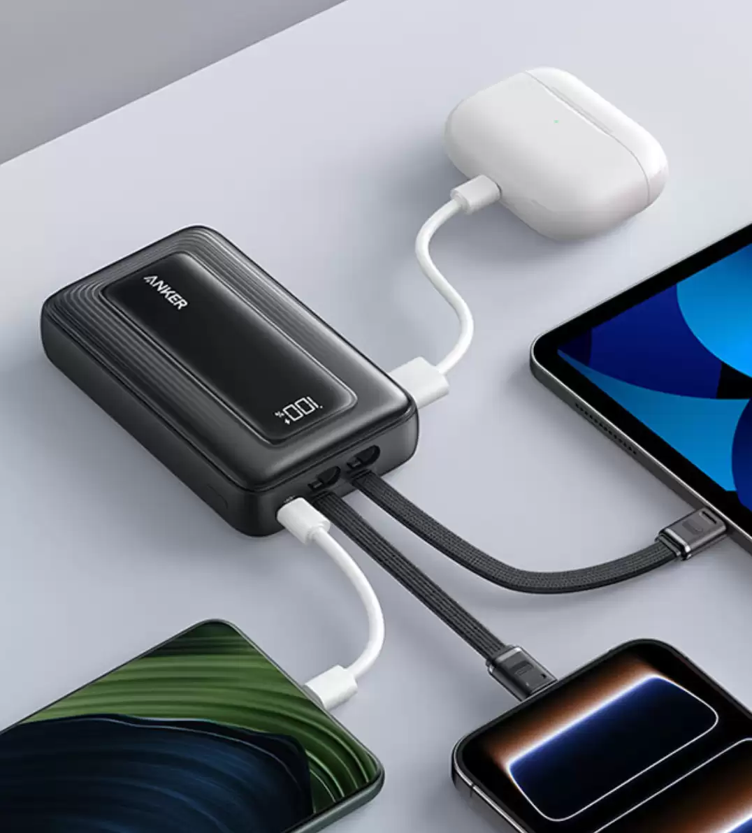苹果 iPhone 满速快充：Anker 自带双线充电宝 20000mAh 国补后 141.8 元