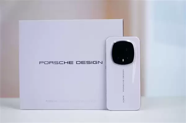 24GB内存！荣耀Magic 8 RSR保时捷设计首发评测：当今调教最好的第五代骁龙8至尊机皇