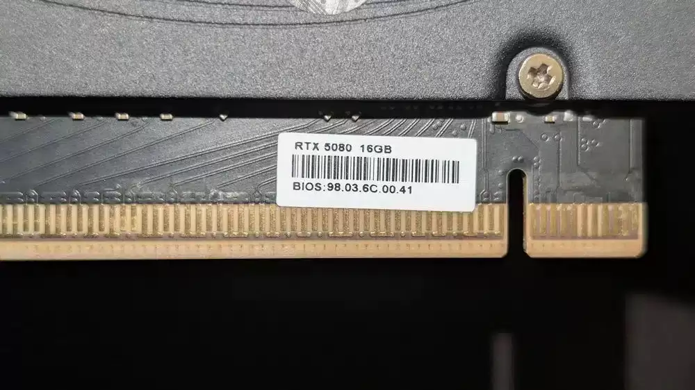 PNY显卡金手指误贴标致运行异常