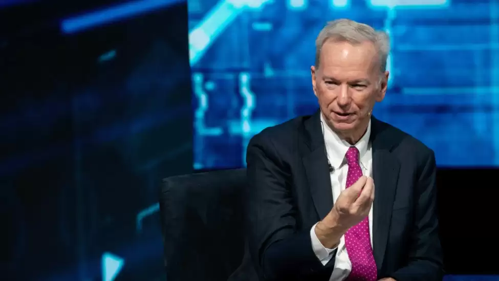 谷歌前 CEO 施密特:欧洲要么投资开源 AI,要么依赖中国模型