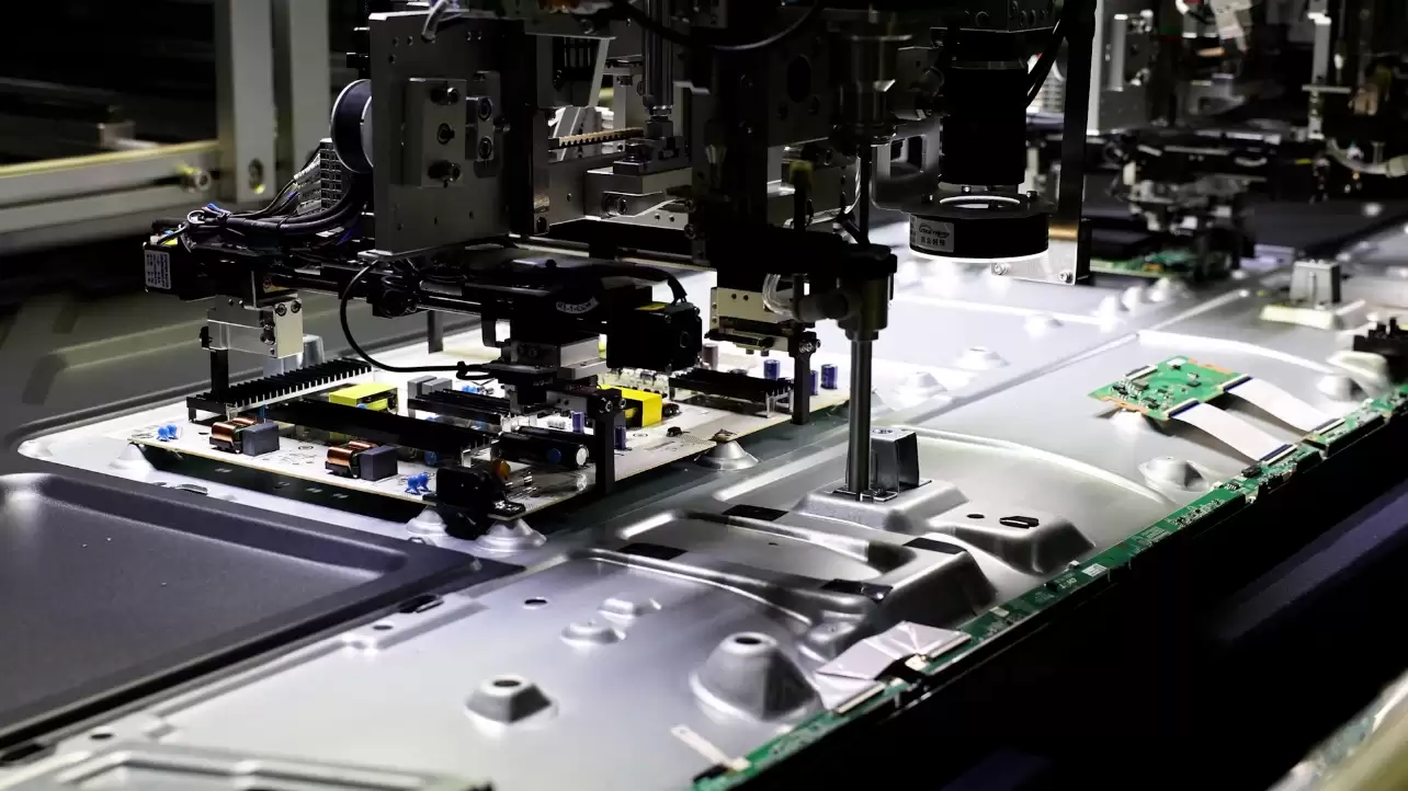 达沃斯高光时刻！海信电视斩获全球电视行业唯一“灯塔工厂”奖杯