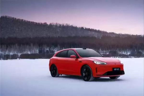 问界新 M5 Ultra 破解冬季出行痛点，至高享 37000 元限时礼遇