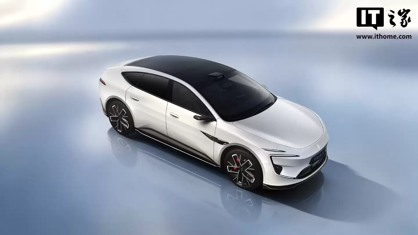 阿维塔科技董事长王辉公布新款阿维塔 12 细节图，称B柱乾崑智驾标志是与华为更成熟、更深入合作的象征