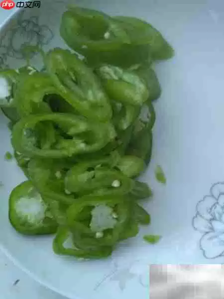 自制炒棍棍面:香辣劲道美味