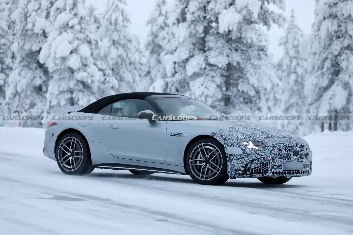 奔驰 AMG SL 改款路测图曝光,换装三叉星大灯与巨型格栅