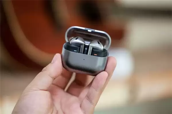 礼赠亲朋 科技传情 三星 GalaxyBuds3 系列为你营造节日仪式感
