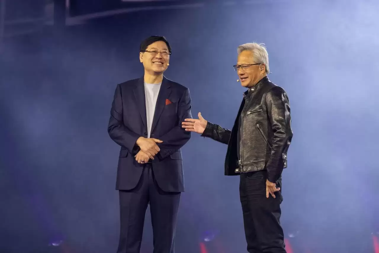 我们在 CES 上宣布的 AI 云超级工厂,在中国已落地!