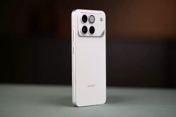 2025性价比高的手机推荐 3K左右三款热门机型深度测评