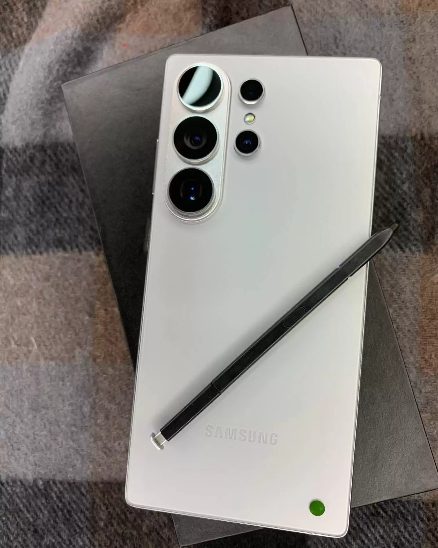 消息称三星 Galaxy S26 Ultra 手机推 6 种颜色，新机模照片曝光