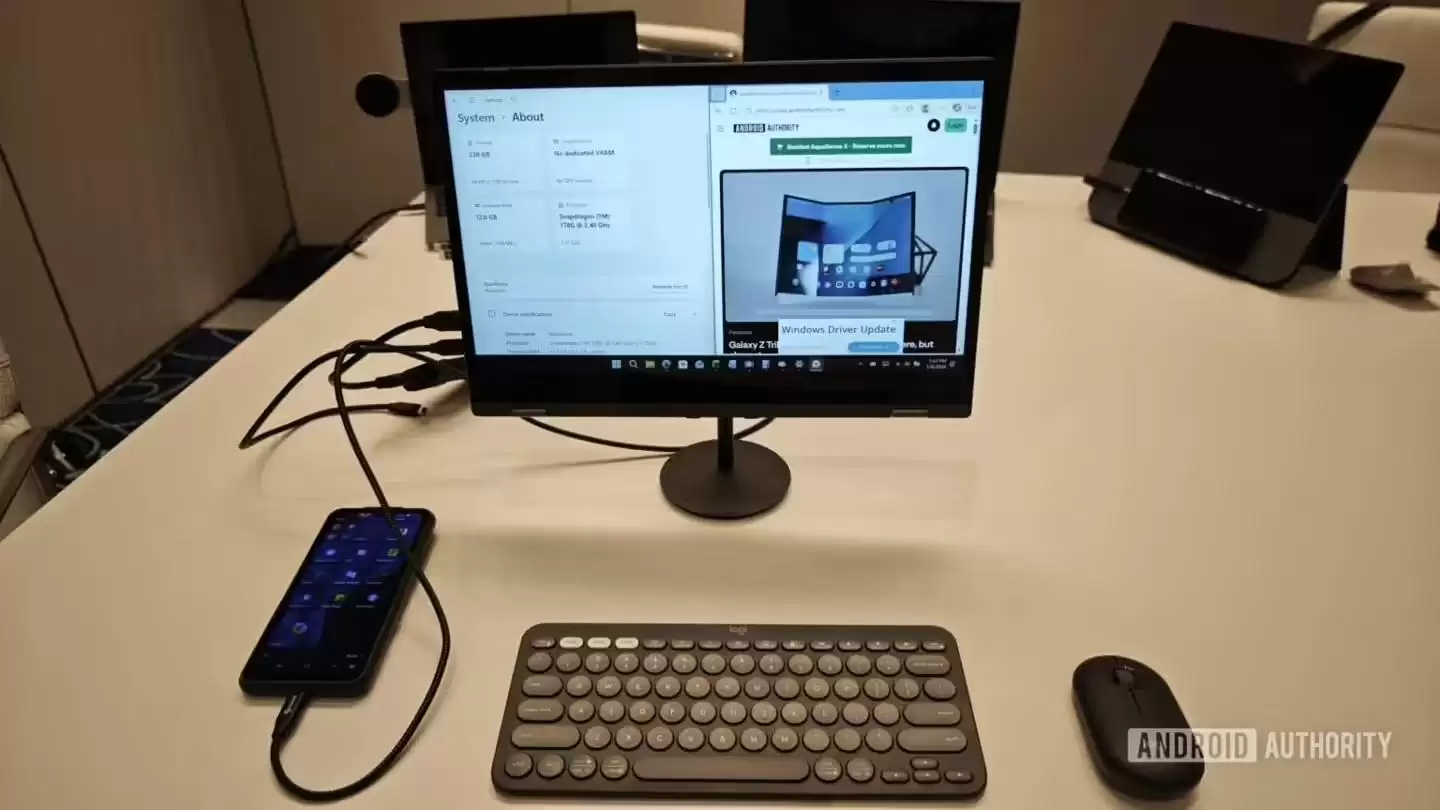 或为Surface Phone铺路!制造商推出Win11/安卓/Debian Linux三系统手机,配WP风格界面
