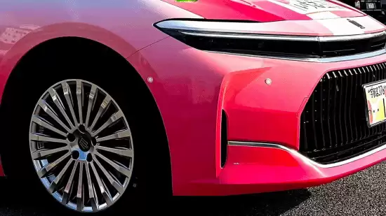 草莓皇冠惊艳亮相：栃木丰田八十周年特别献礼