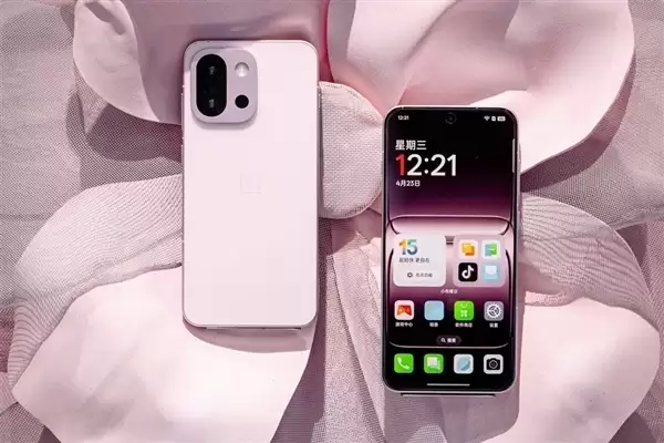 唯一子系6.3英寸小屏旗舰！一加15T入网：春节后见