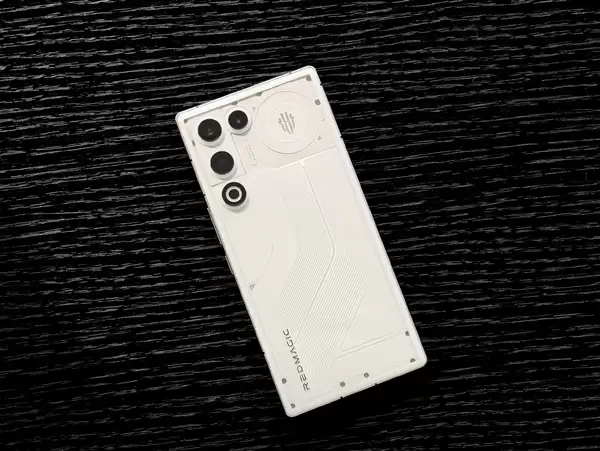 性能最激进+唯一真全面屏的Air手机!红魔11+ Air首销翻倍