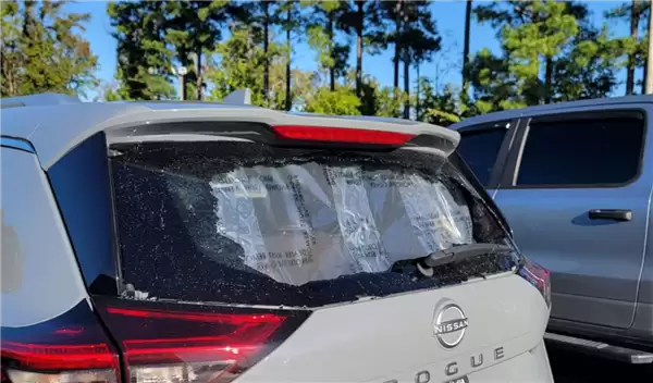 日产Rogue后窗自爆引集体诉讼