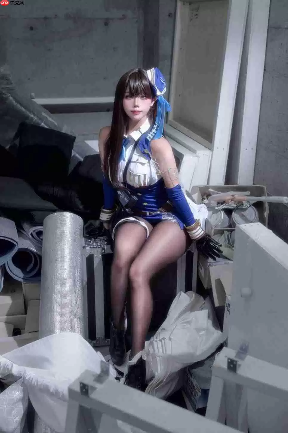 《胜利女神：妮姬》画师Cos 还原自己笔下角色