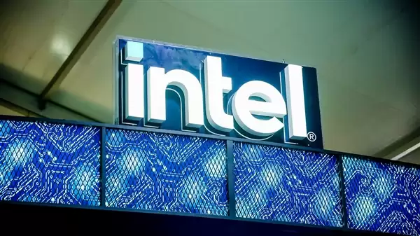 只差那么一点点！Intel 2025年就赚钱了