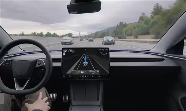 满血版特斯拉FSD要来了 马斯克：最快2月在中国获批