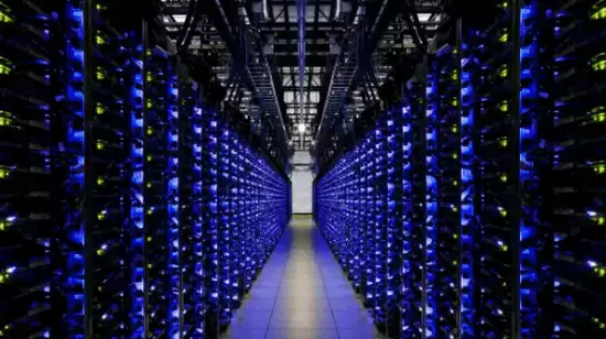 AI芯片供需失衡推高SSD价格，混合存储成数据中心降本新路径