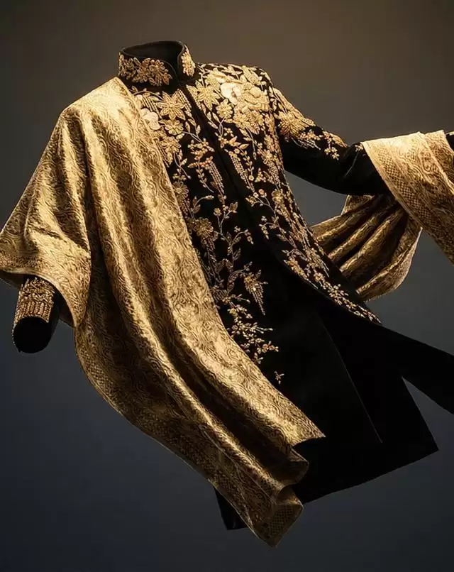 基于宇树G1，奢侈品牌Caviar推出Aladdin定制版人形机器人