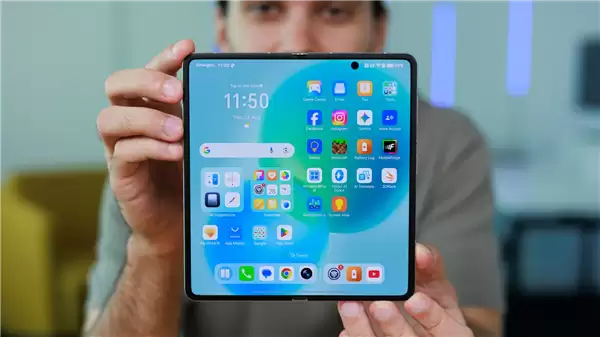 荣耀发布Magic V6与ROBOT PHONE双旗舰