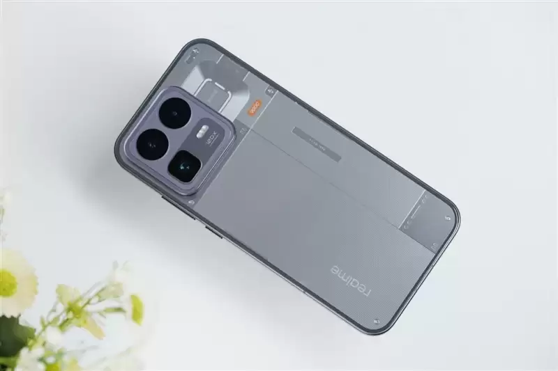 165Hz 满帧生态 + 极客面板 真我Neo8全面评测：这才是新一代潮玩电竞旗舰该有的样子