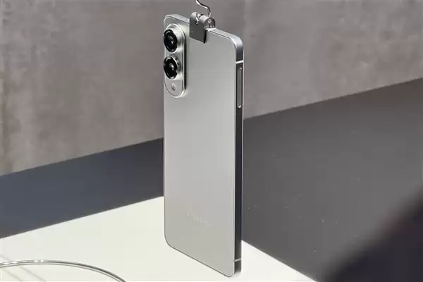 苹果三星超薄旗舰全部大降价：三星S25 Edge暴降2500元