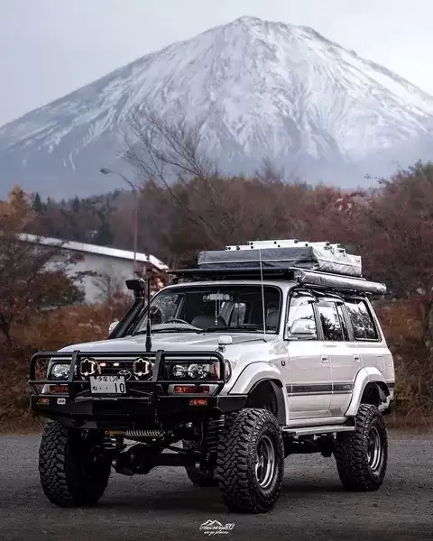 越野入门指南：四驱原理、车型选择与安全准备全解析