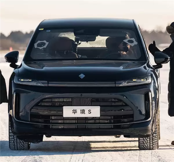 宝骏华境S冬季测试实车曝光:华为全栈智驾+532全尺寸六座插混SUV