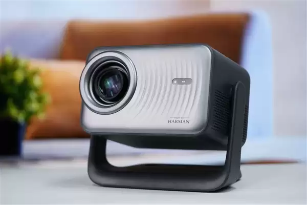 2025年中国智能投影市场创史上最大下滑 行业洗牌加速