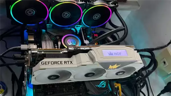 玩家手搓900W显卡怪兽!RTX 2080 Ti魔改Titan RTX:跑分远超3090