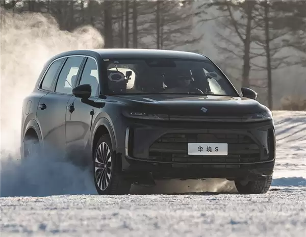 用上问界M7同款舱内激光视觉 宝骧大六座SUV华境S实车曝光