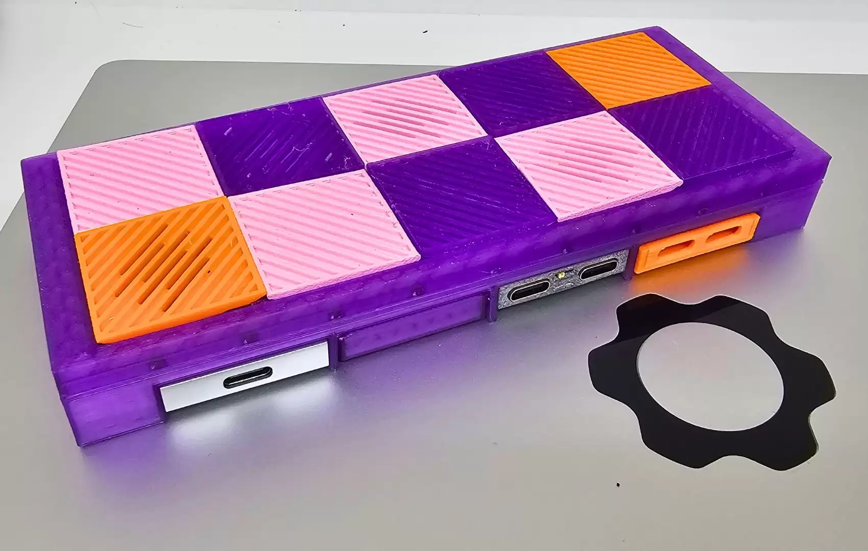 DockFrame 扩展坞原型曝光：扩展 USB-C 生态，支持万用表等组合