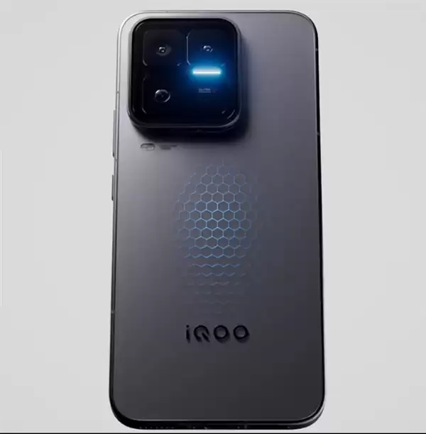 性能最激进的Ultra手机！iQOO 15 Ultra看点汇总