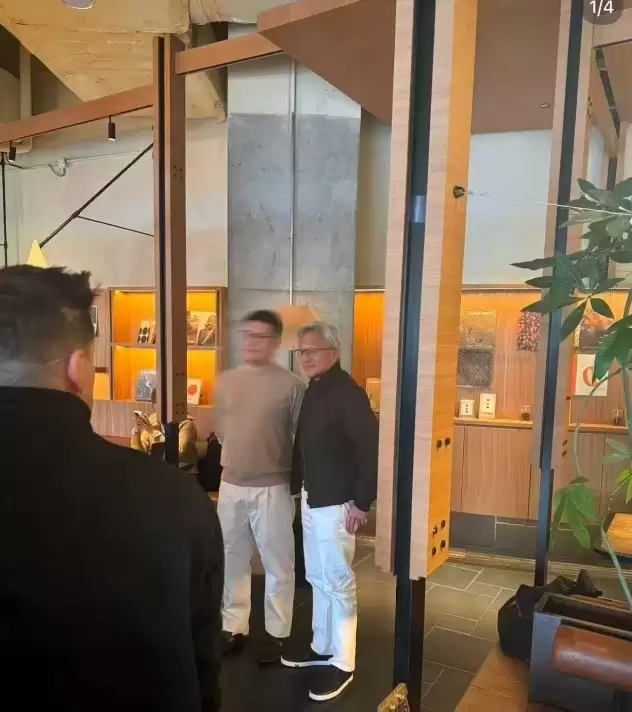 黄仁勋访三城：上海座谈、北京菜市场互动、深圳出席年会