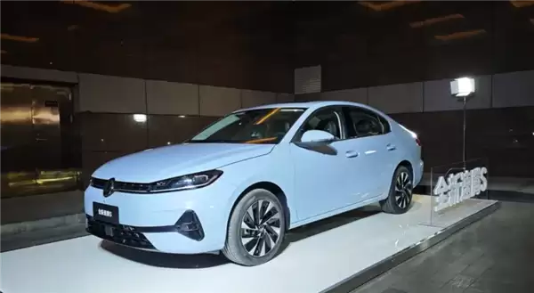 提供1.5L/1.5T双动力！全新速腾S实车首发：预计3月上市